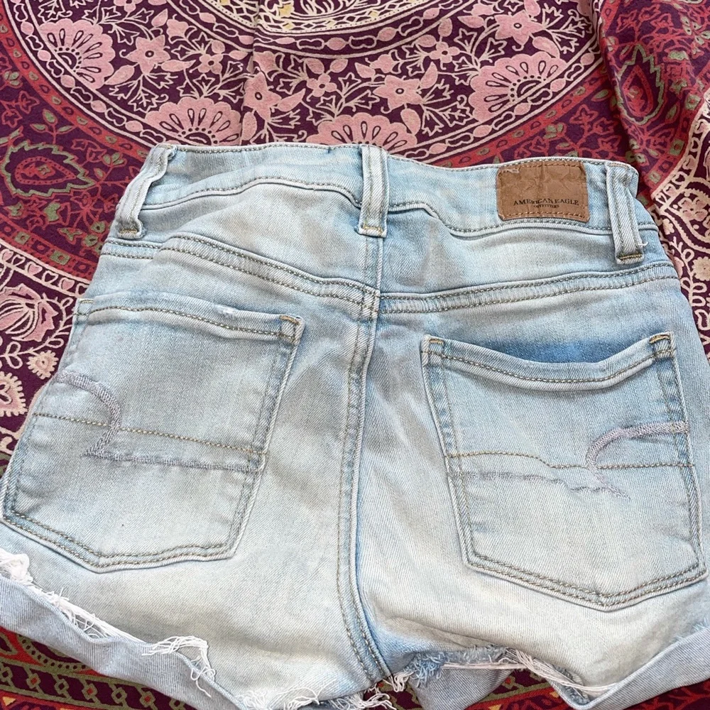 American Eagle light wash shorts - Picture 2 of 6